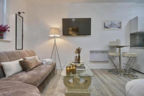 Central Versatile Studio Near Gunwharf